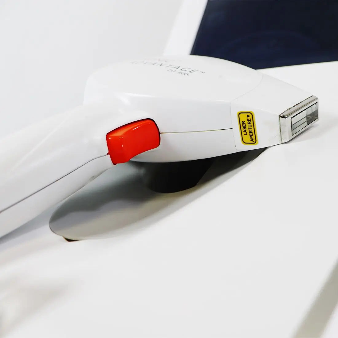 2014 Lutronic Advantage Diode Laser Hair Removal Reduction w/D3-800 Handpiece