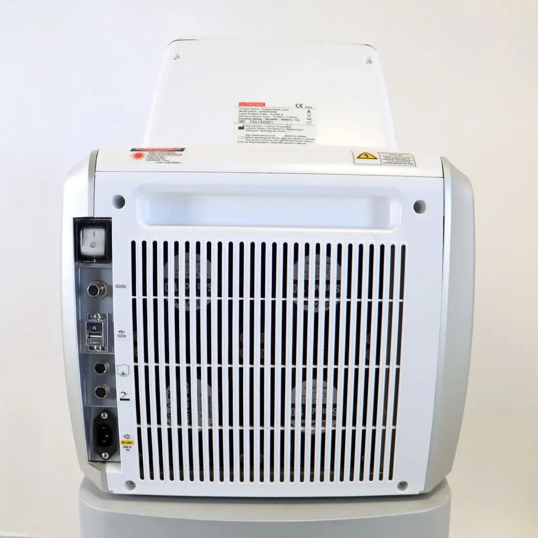 2013 Lutronic Advantage 805nm Diode Laser System Hair Removal & D3-800 Handpiece