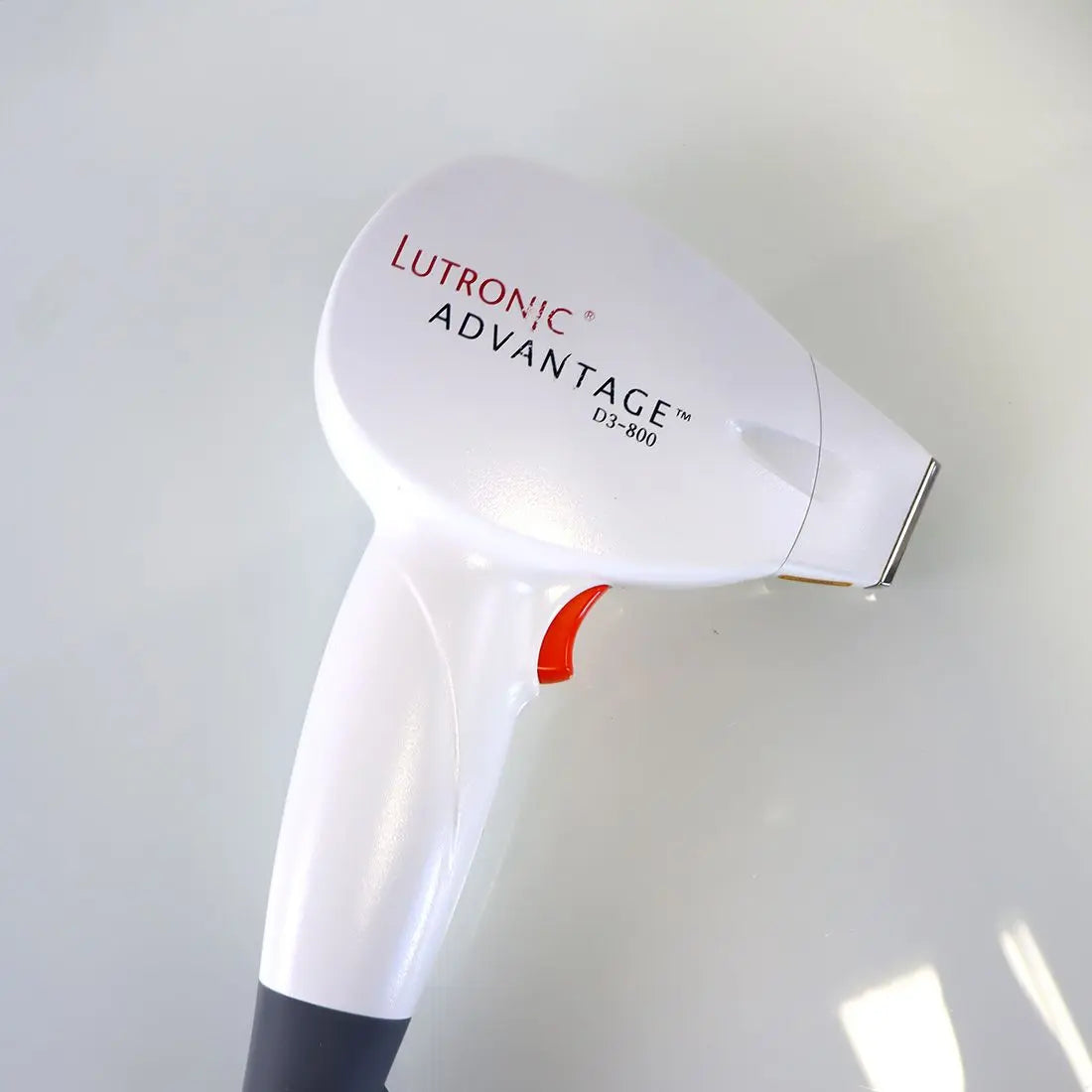2013 Lutronic Advantage 805nm Diode Laser System Hair Removal & D3-800 Handpiece