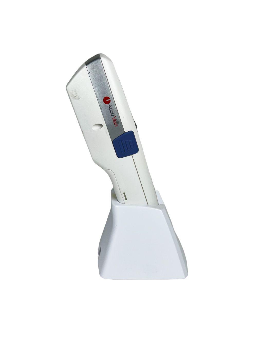 AccuVein Handheld Laser Portable Vein Finder Illumination AV300 Loaded Kit Sol International Medical