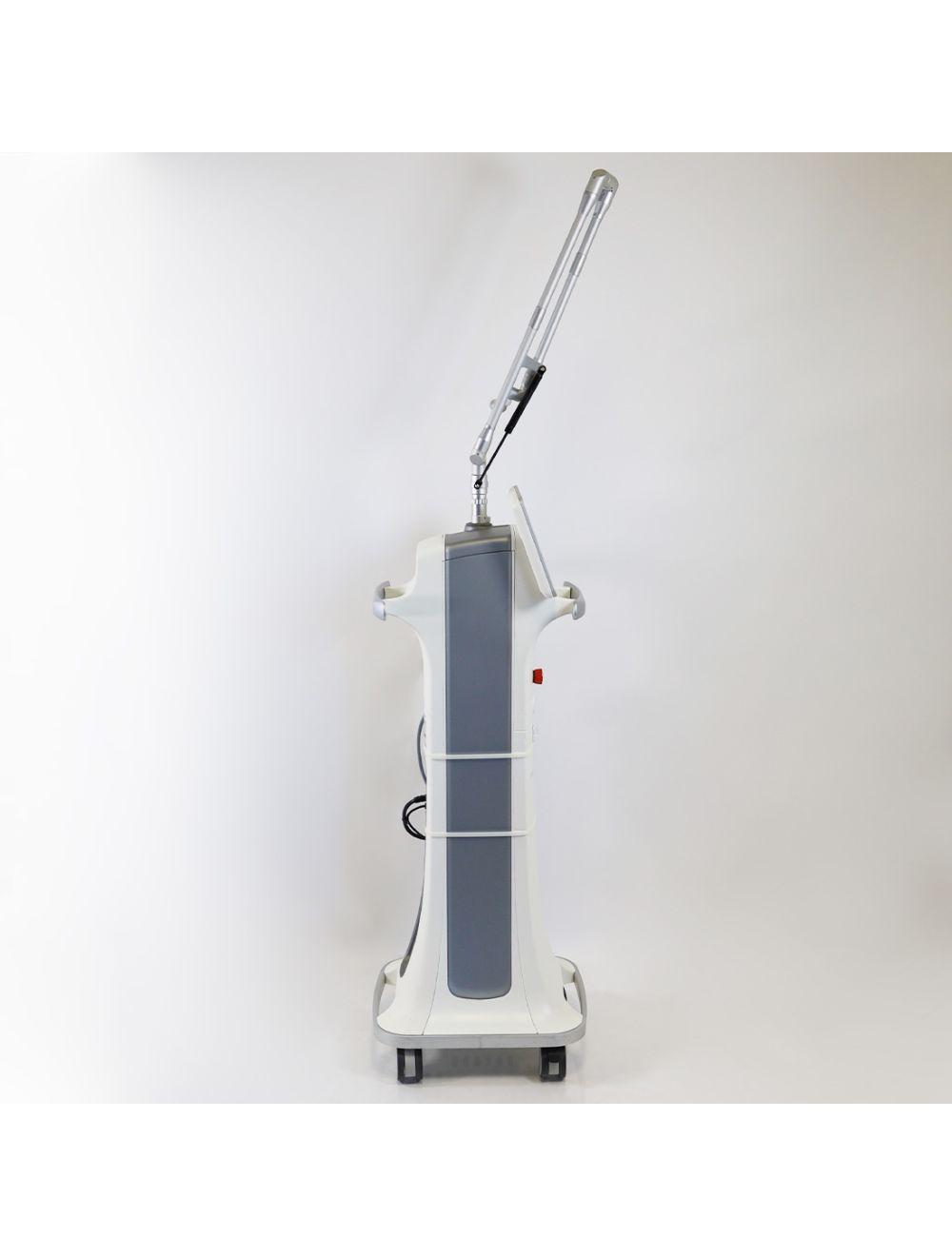 2017 Syneron Candela CO2RE Intima Laser Wrinkle Reduction Skin Resurfacing System Candela